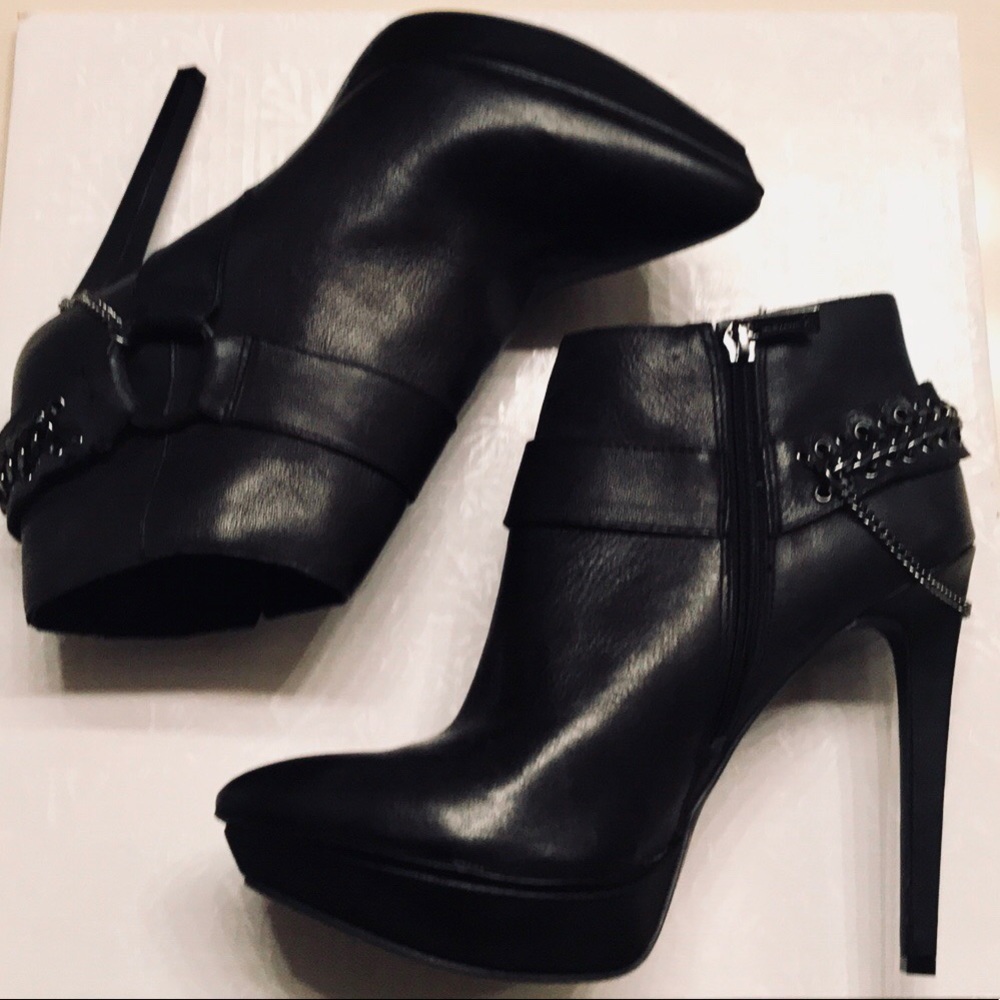 Jessica Simpson Vinata Chain Stiletto Ankle Boots